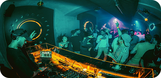 Live DJ & Entertainment
